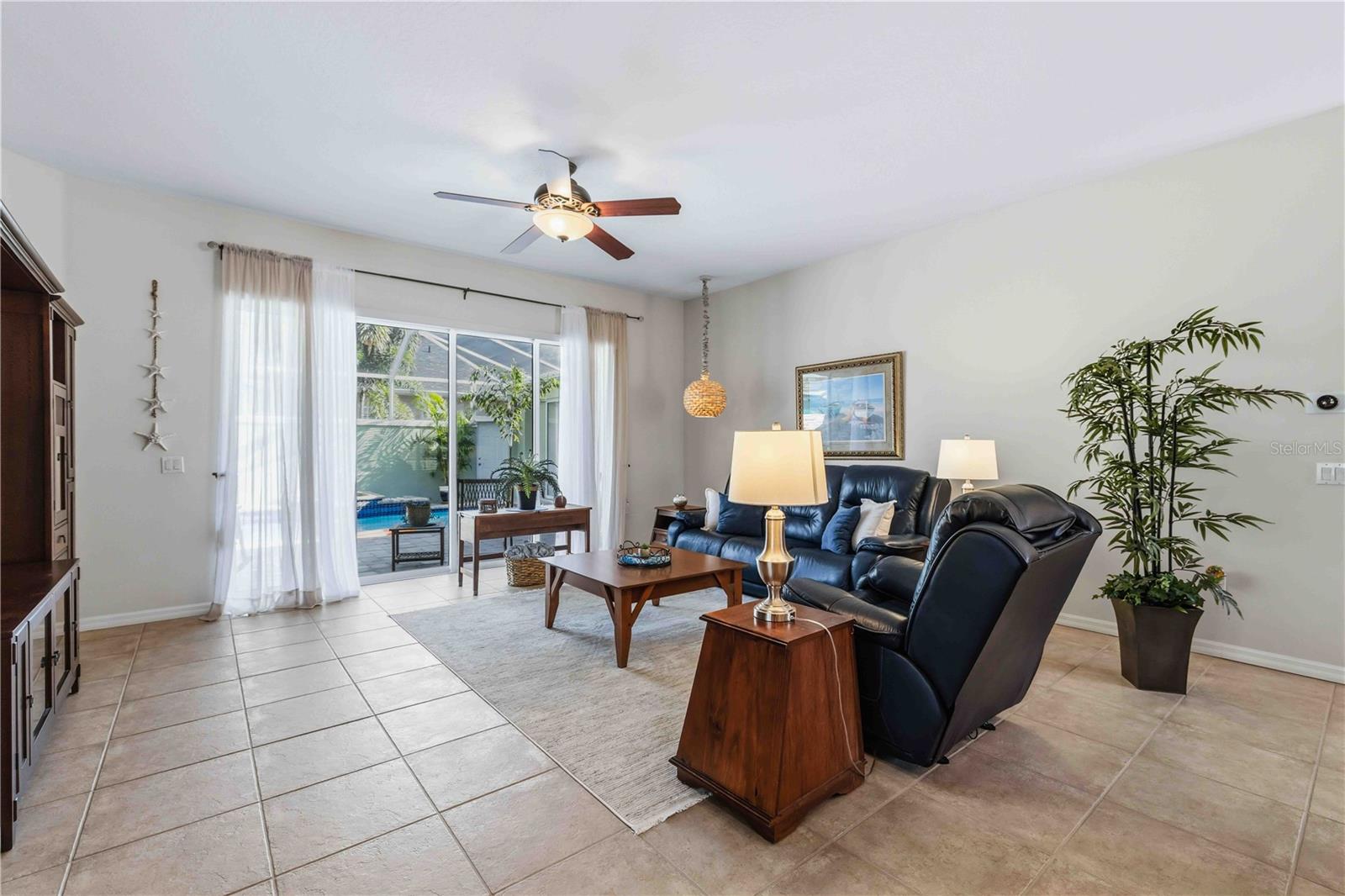 Image 18 of 53 For 7915 Edmonston Circle