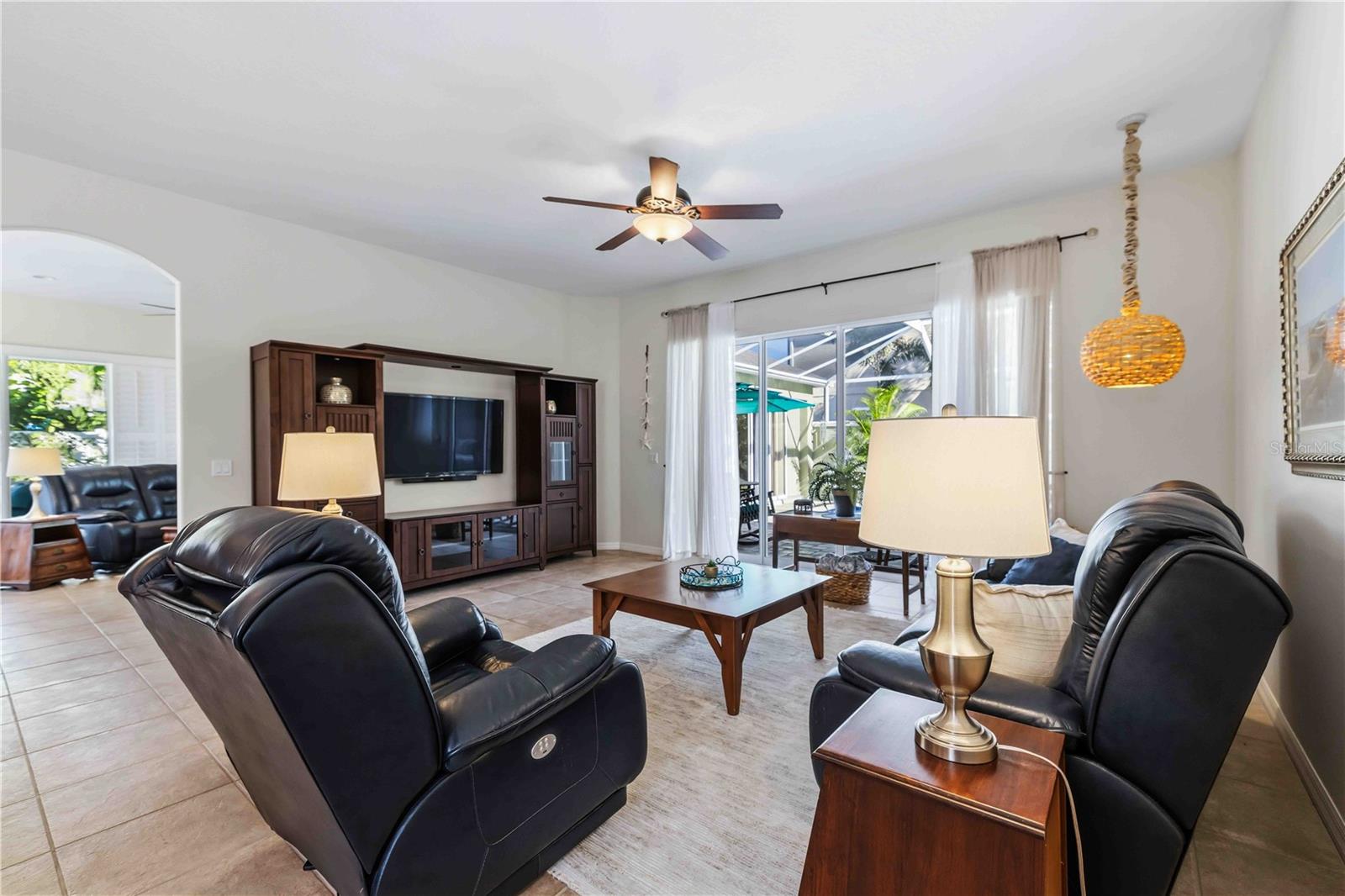 Image 21 of 53 For 7915 Edmonston Circle