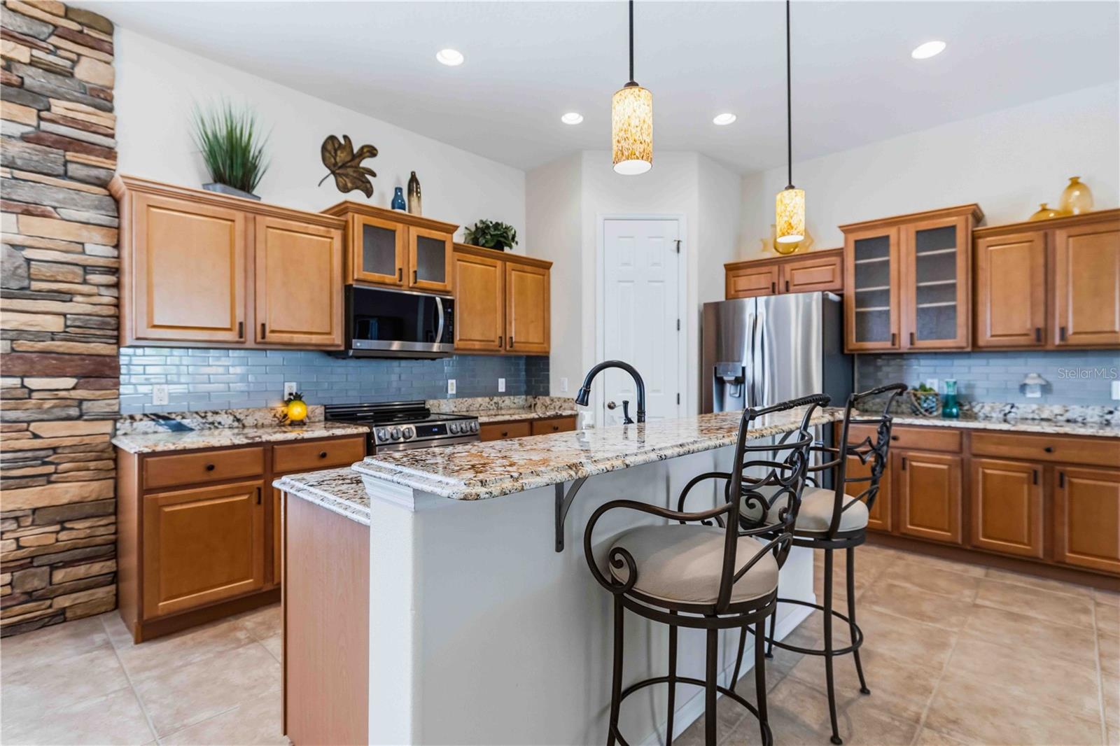 Image 25 of 53 For 7915 Edmonston Circle