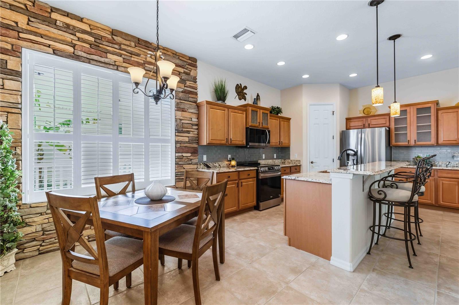 Image 27 of 53 For 7915 Edmonston Circle