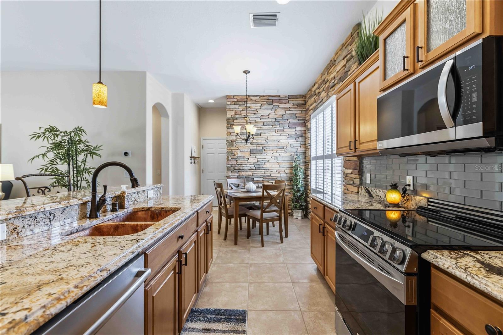 Image 31 of 53 For 7915 Edmonston Circle