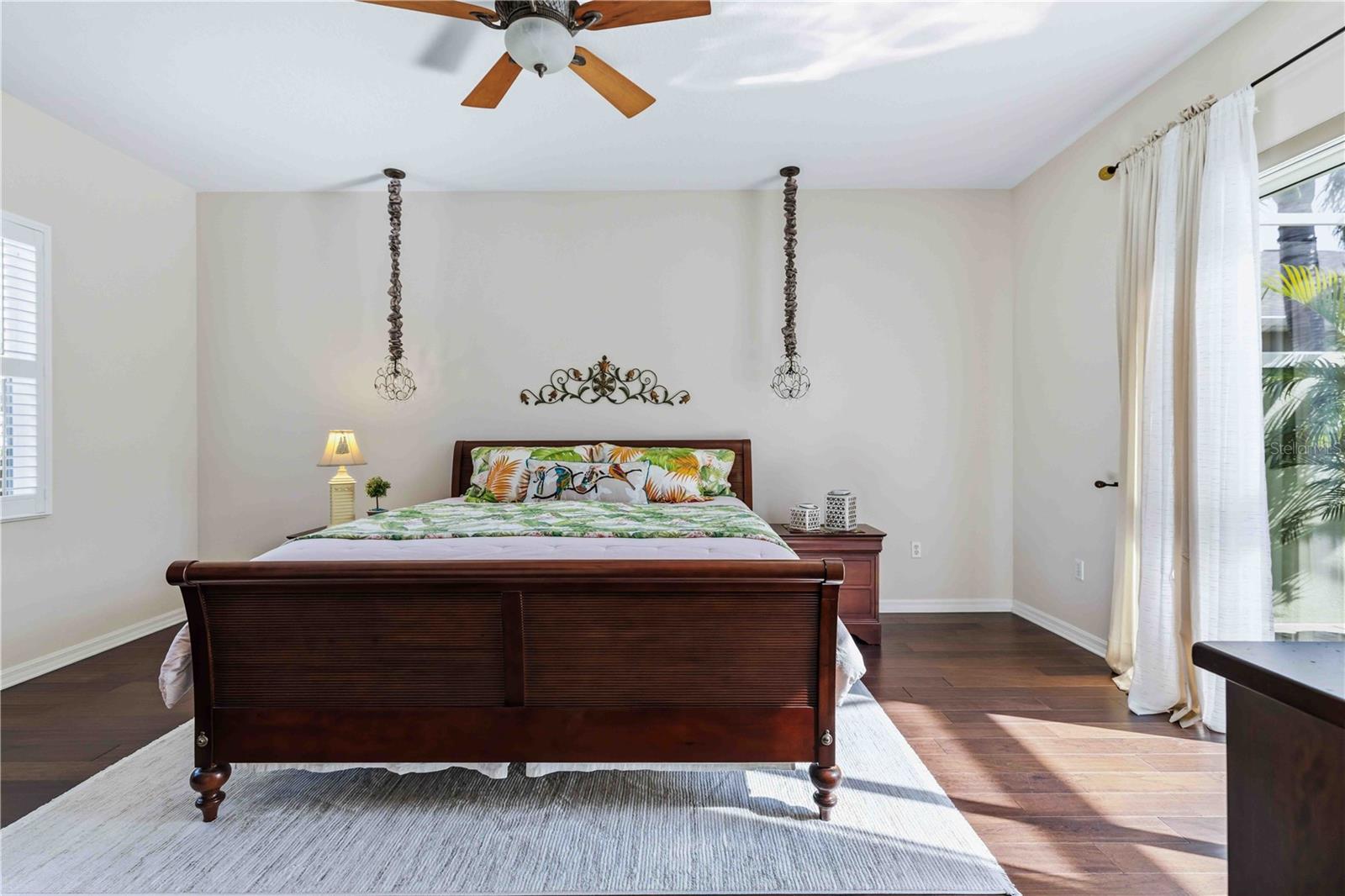 Image 43 of 53 For 7915 Edmonston Circle