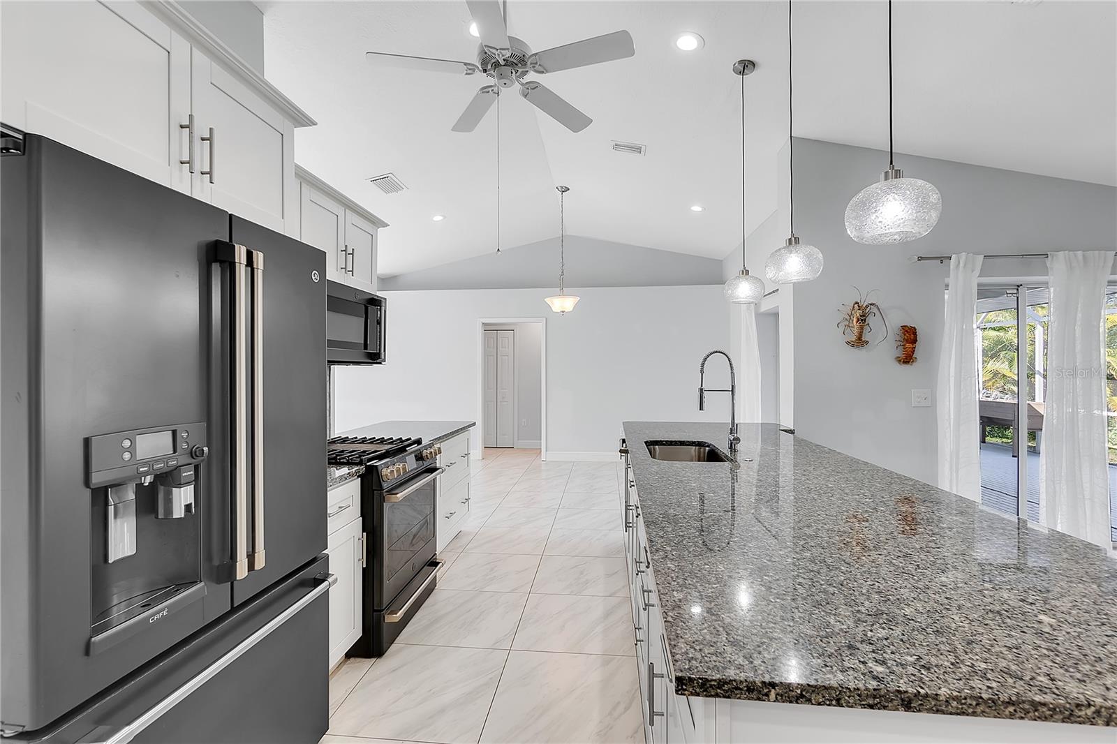 Image 18 of 33 For 911 Wee Burn Place