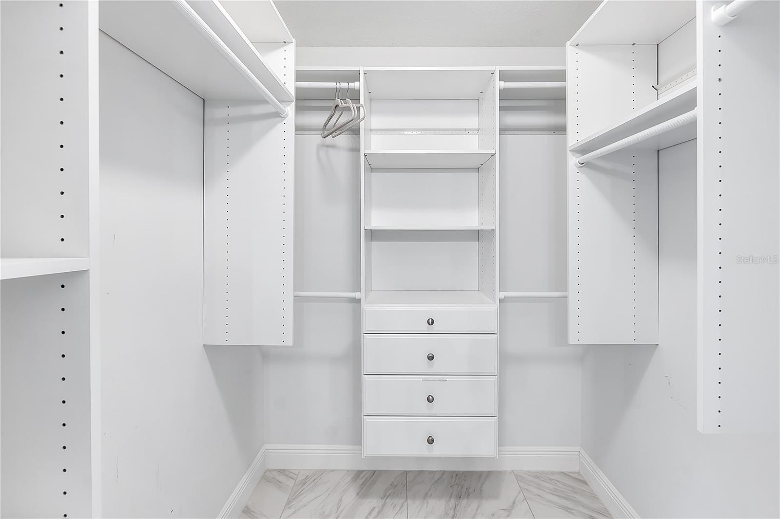 Image 21 of 33 For 911 Wee Burn Place