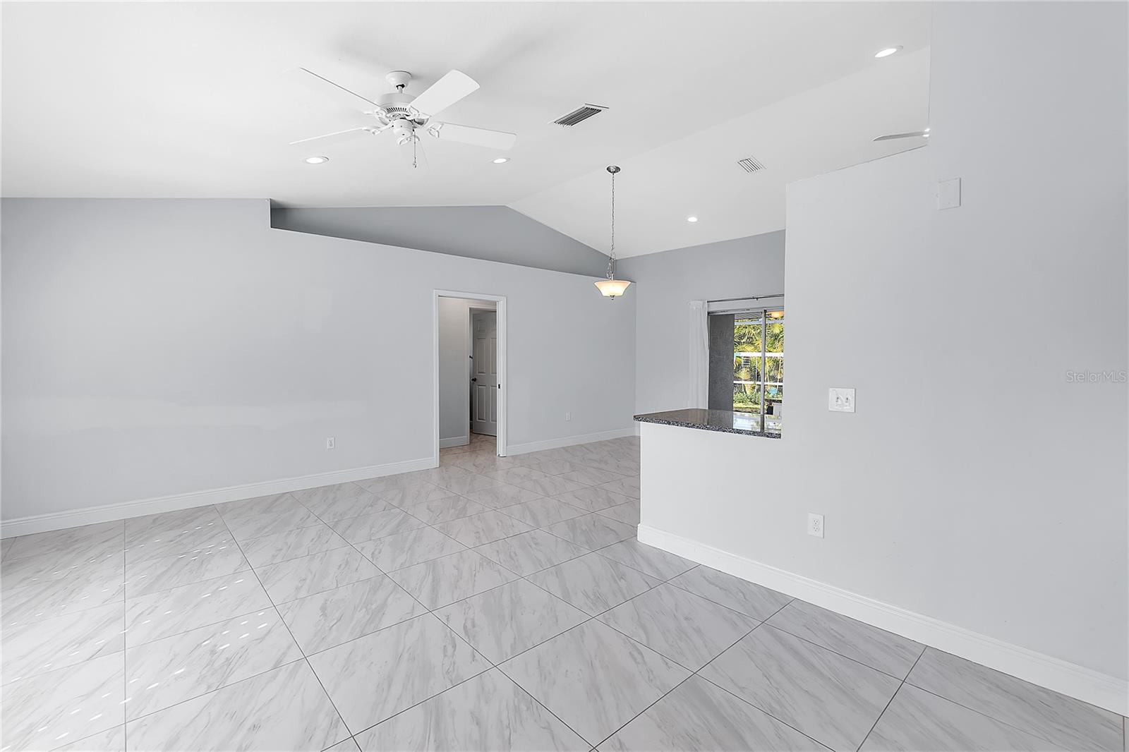 Image 9 of 33 For 911 Wee Burn Place