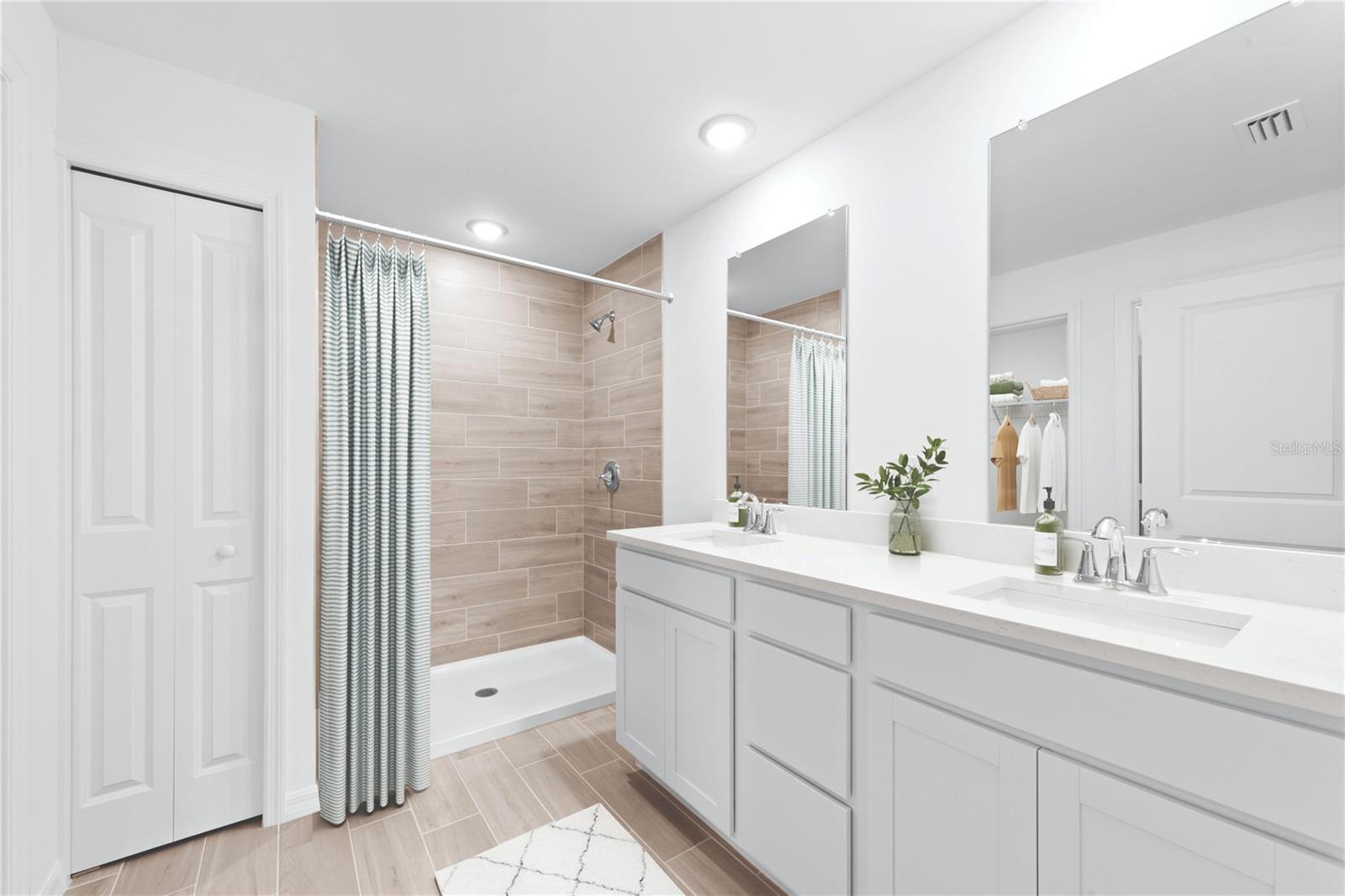 Image 6 of 9 For 11100 Vanessa Avenue