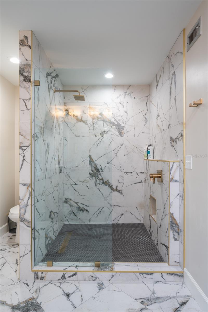 Image 32 of 71 For 5005 Canterbury Drive