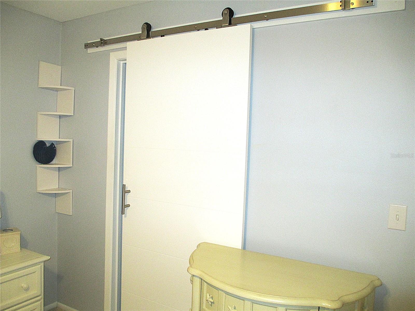 Image 10 of 19 For 5040 Live Oak Circle 93