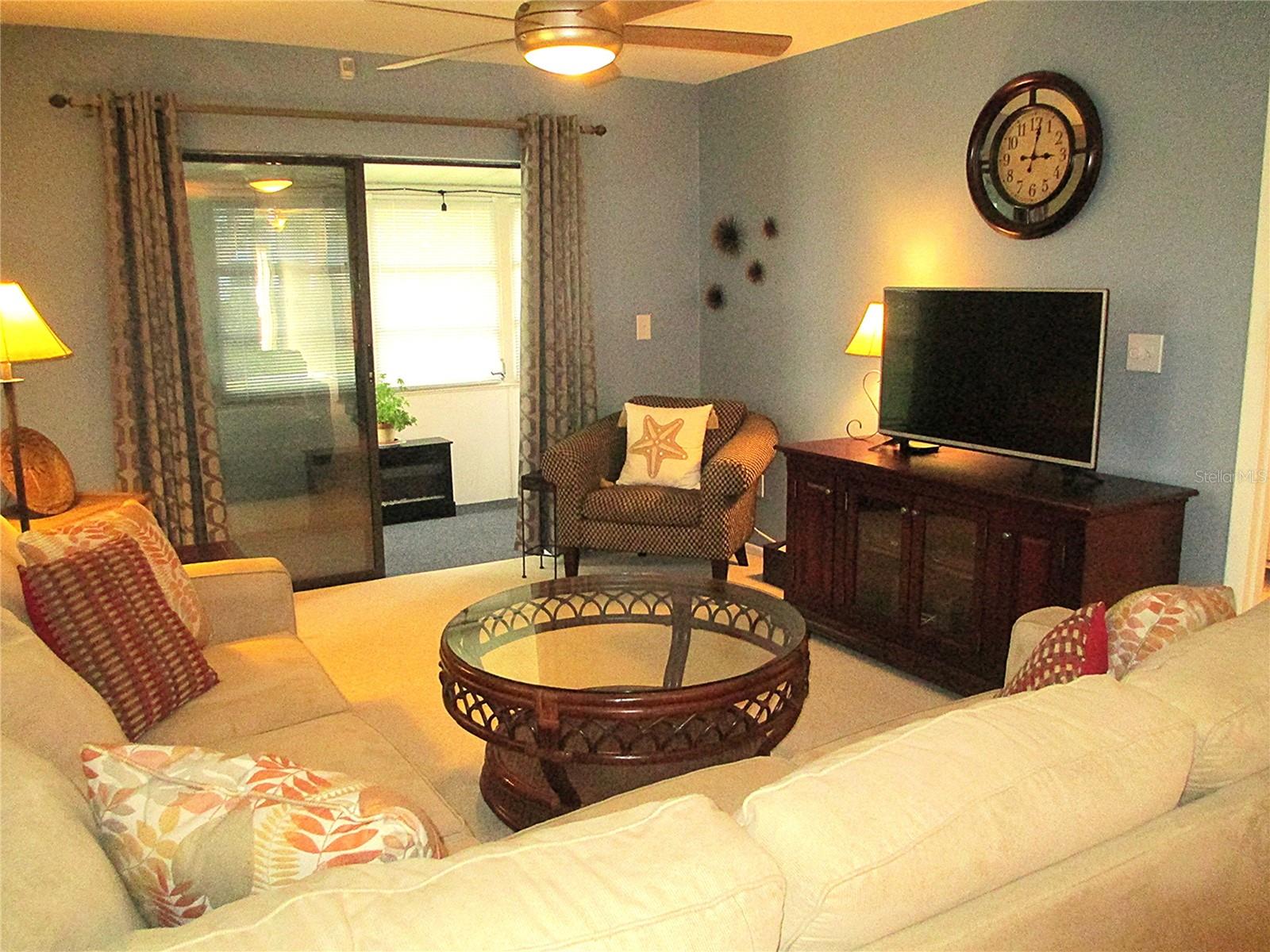 Image 3 of 19 For 5040 Live Oak Circle 93