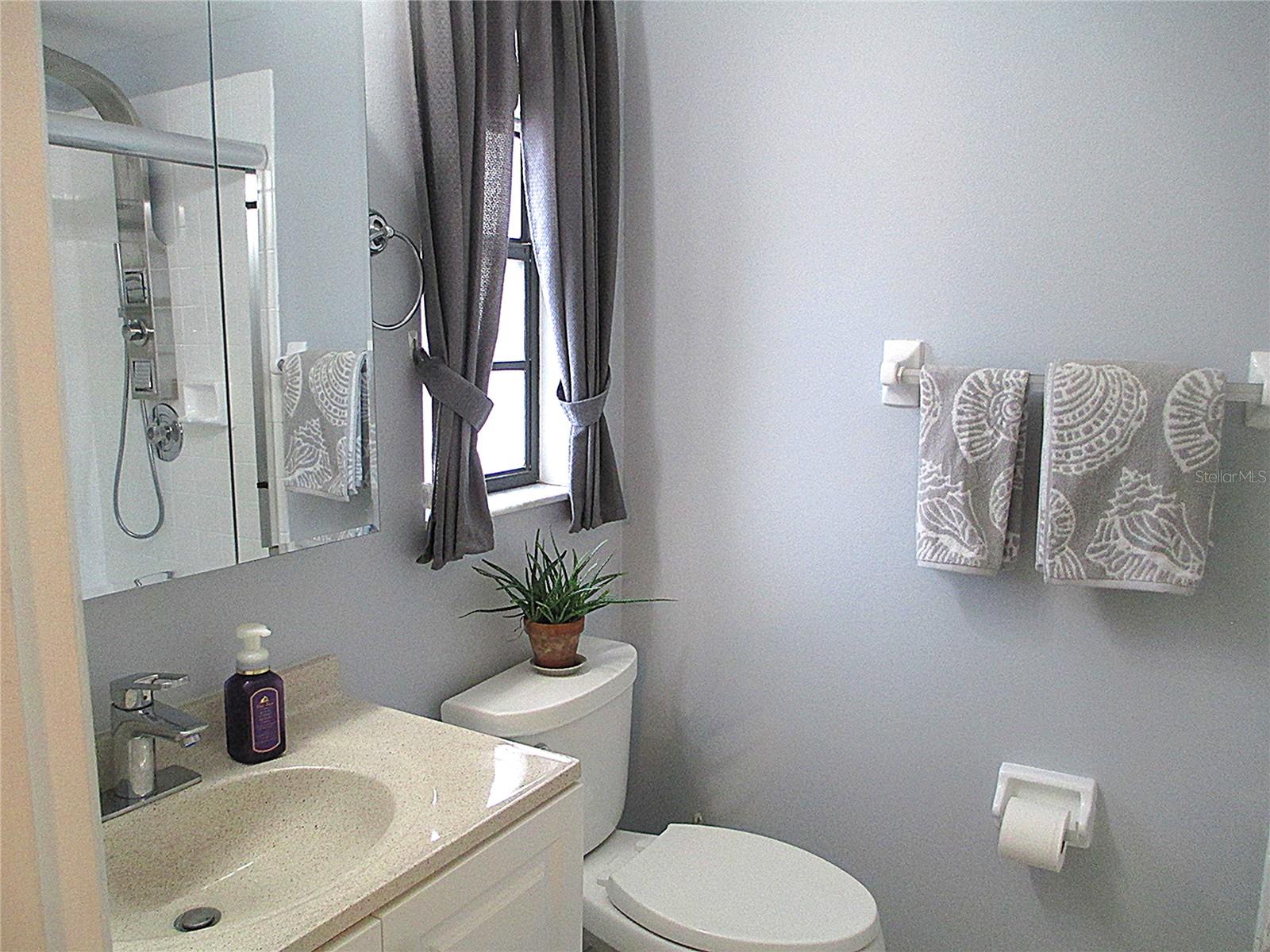 Image 8 of 19 For 5040 Live Oak Circle 93