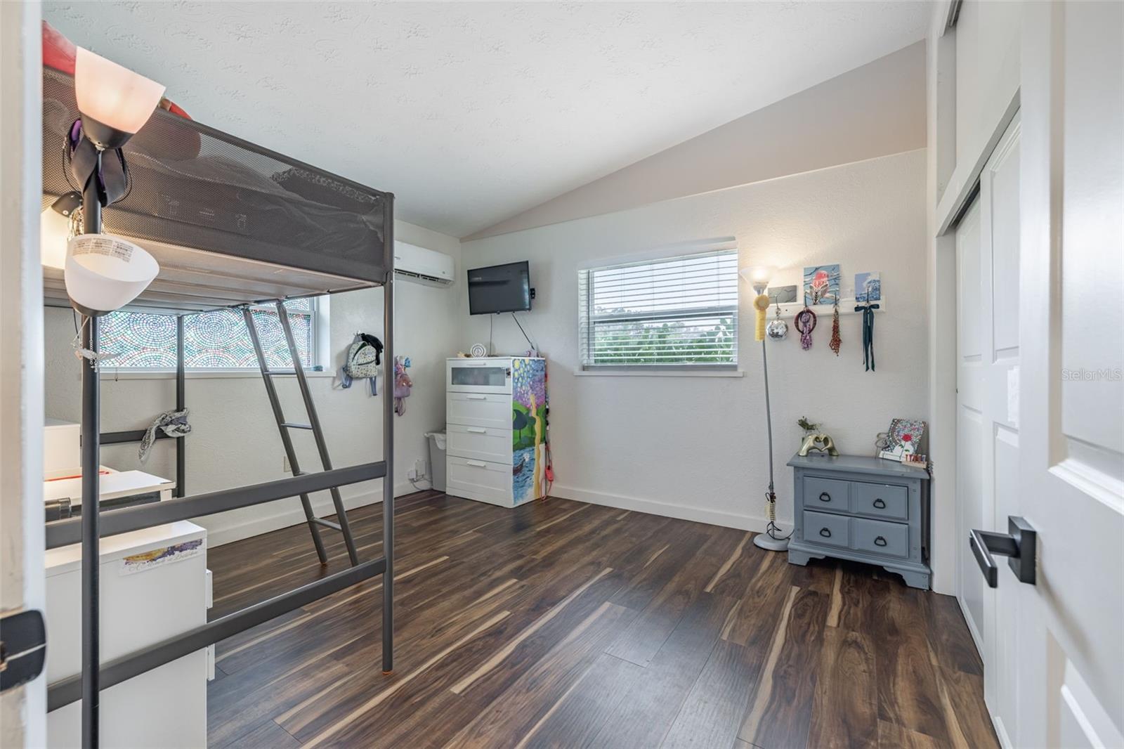 Image 23 of 43 For 3407 29th Street W