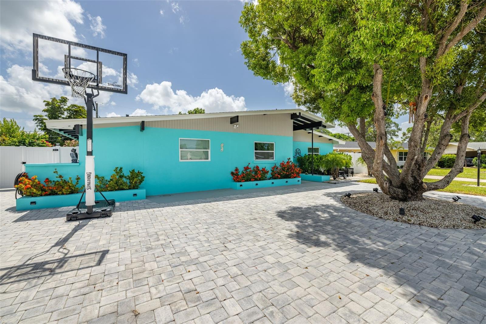 Image 3 of 43 For 3407 29th Street W