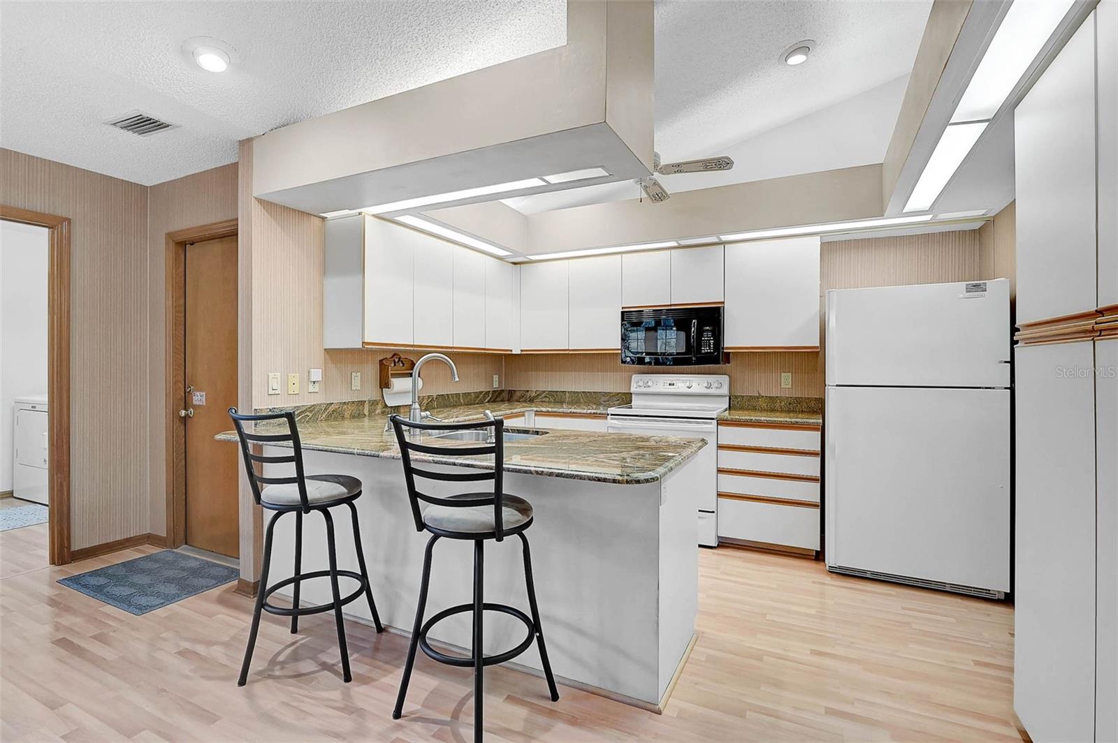 Image 6 of 42 For 13619 2nd Avenue E