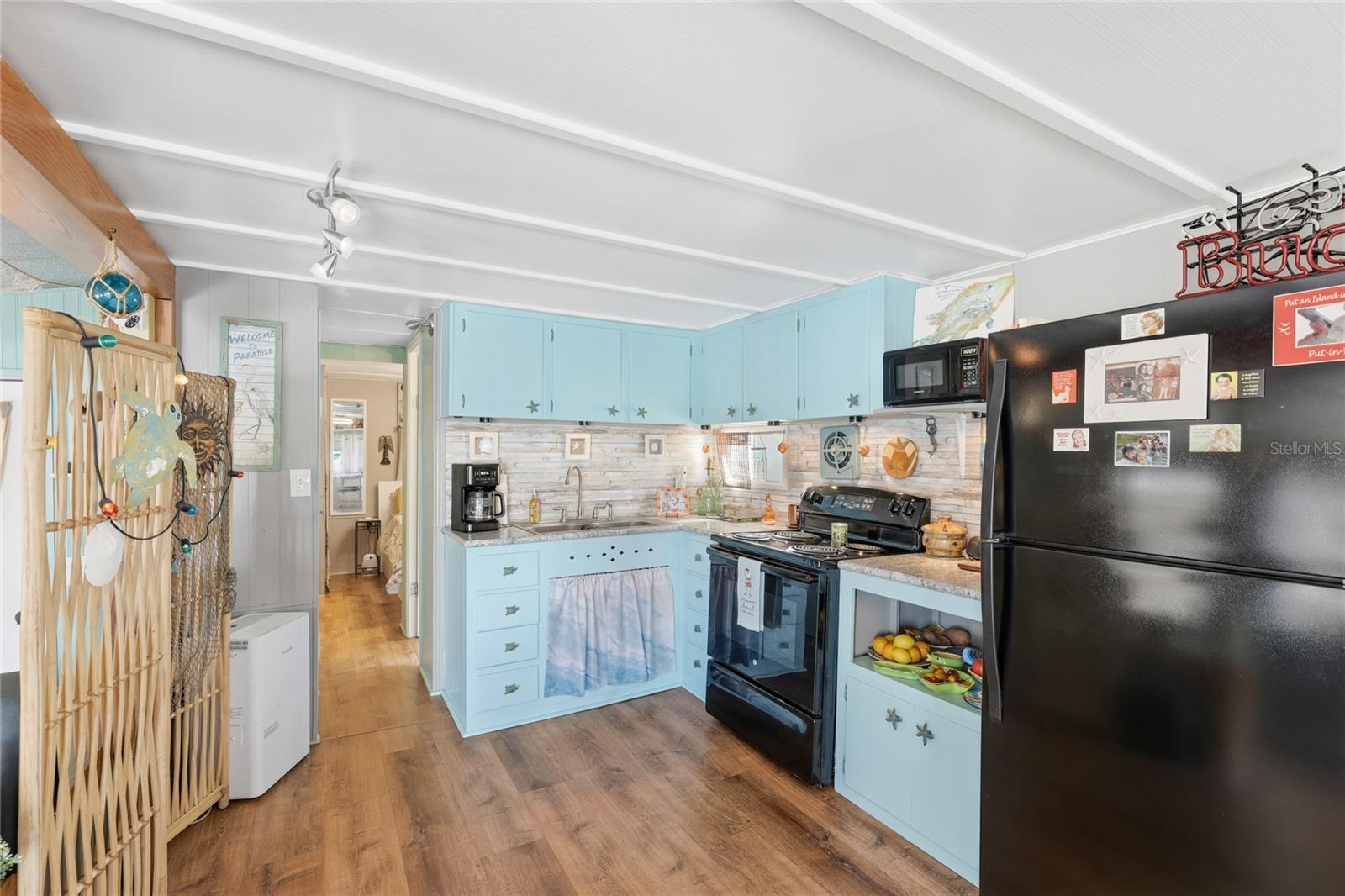 Image 6 of 22 For 10315 Cortez Road W 14-2