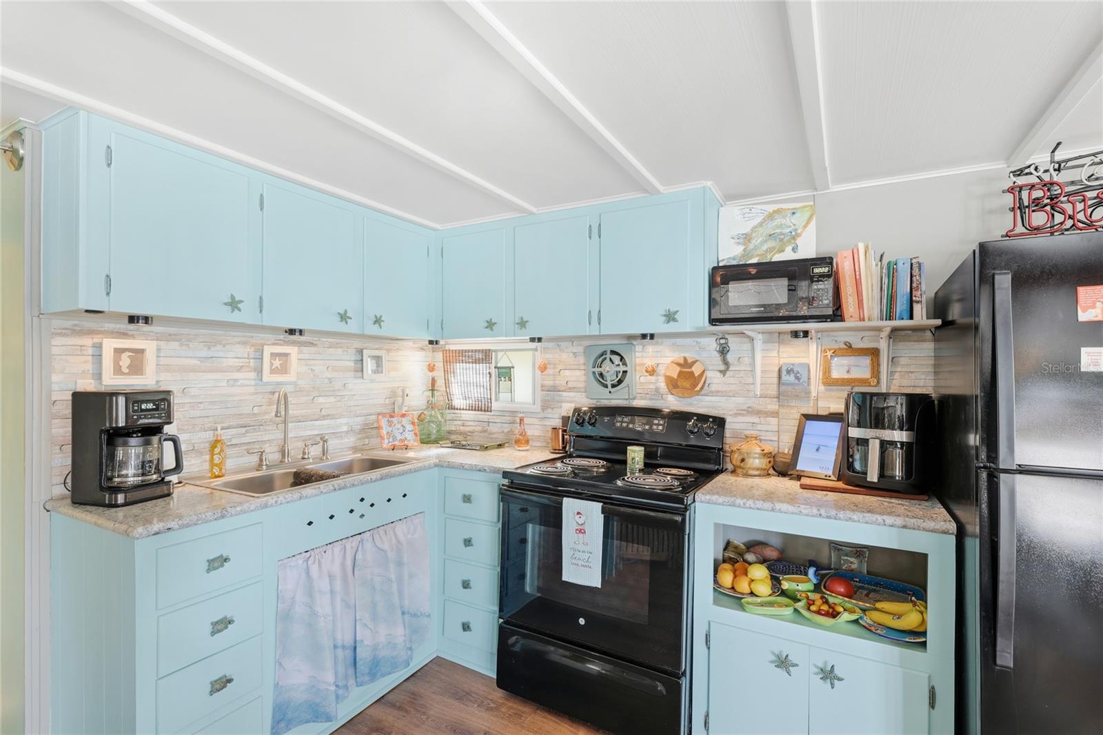 Image 7 of 22 For 10315 Cortez Road W 14-2