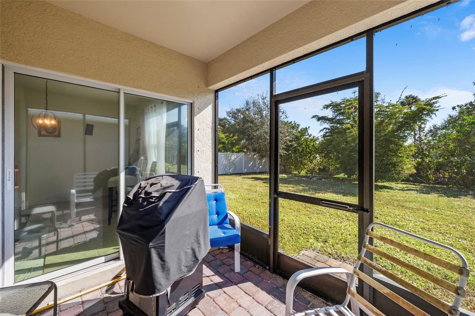 Image 21 of 26 For 8921 Excelsior Loop