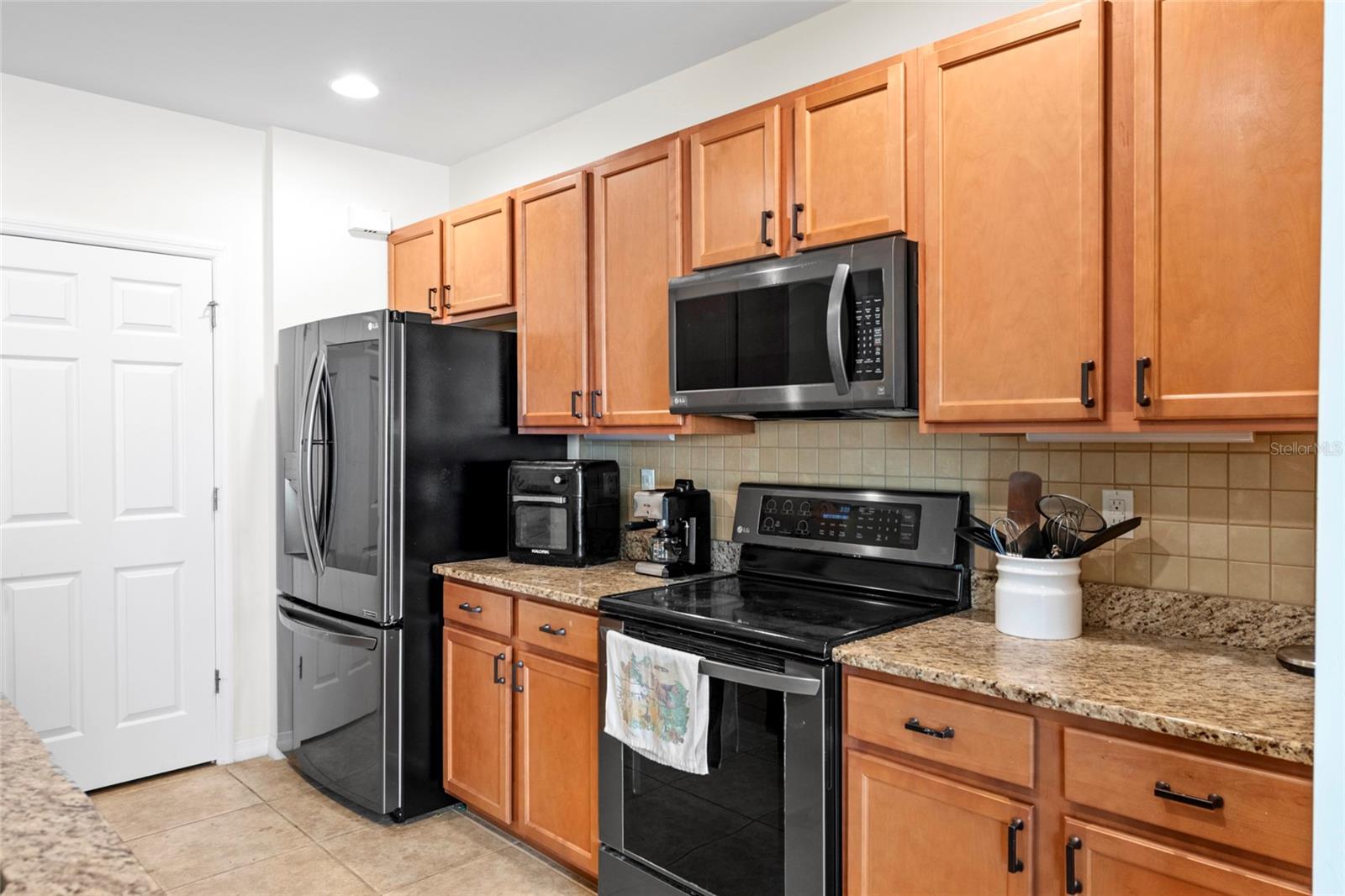 Image 5 of 26 For 8921 Excelsior Loop