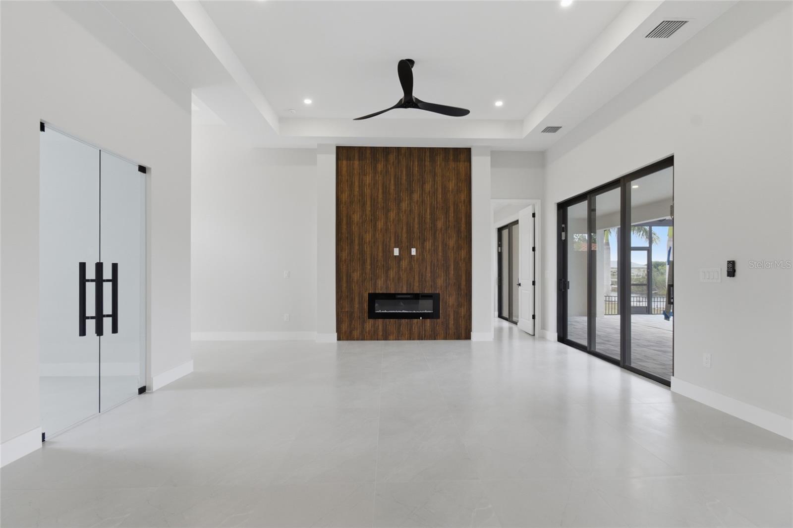 Image 12 of 56 For 9660 President Circle