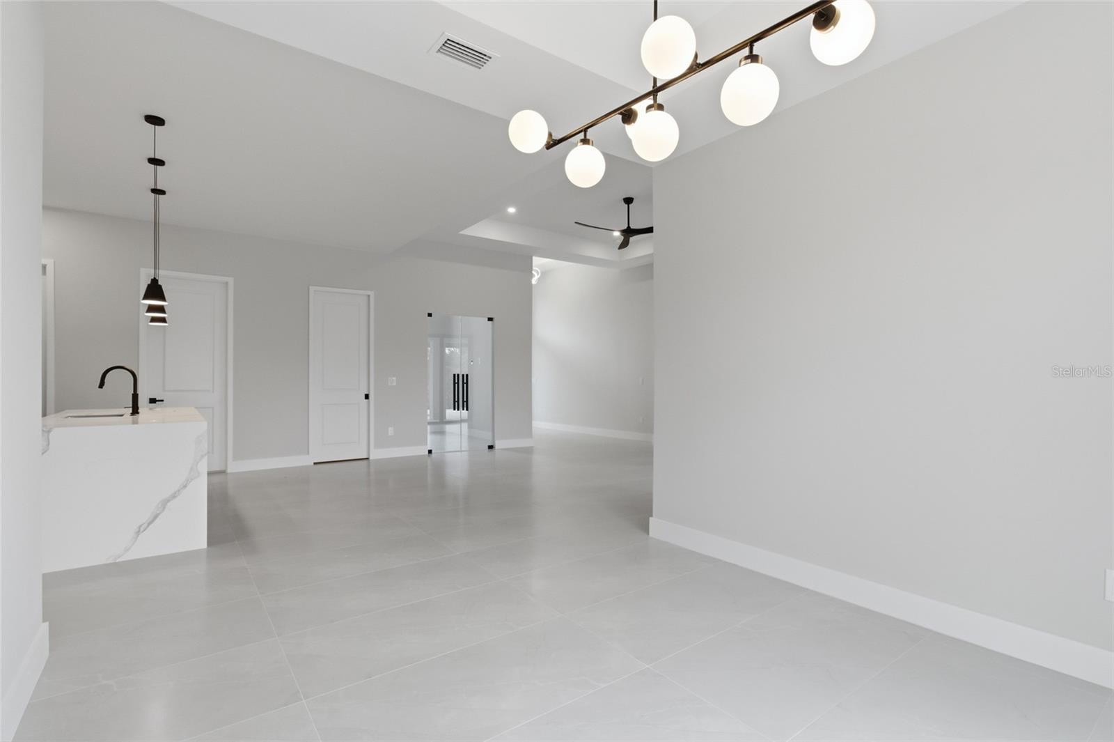 Image 14 of 56 For 9660 President Circle