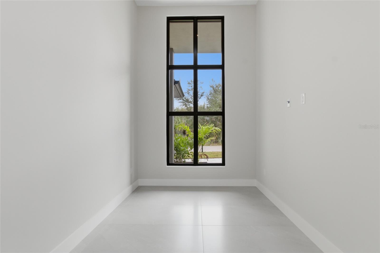 Image 15 of 56 For 9660 President Circle