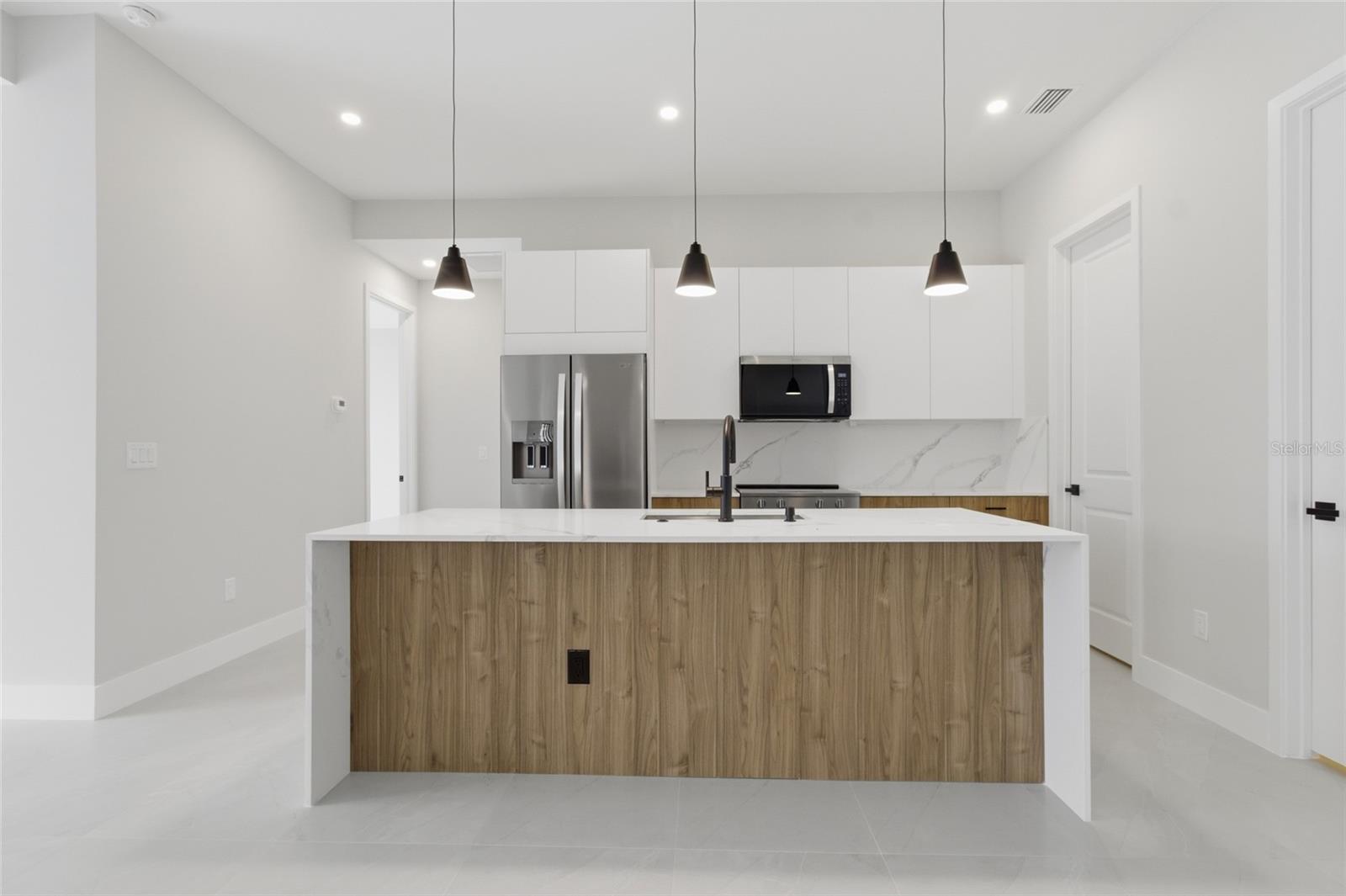 Image 18 of 56 For 9660 President Circle