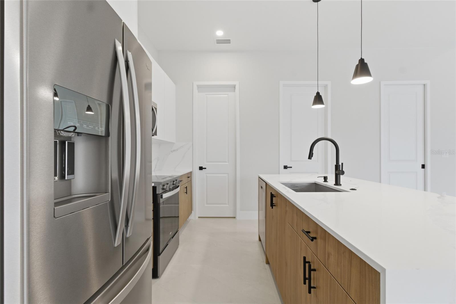 Image 20 of 56 For 9660 President Circle