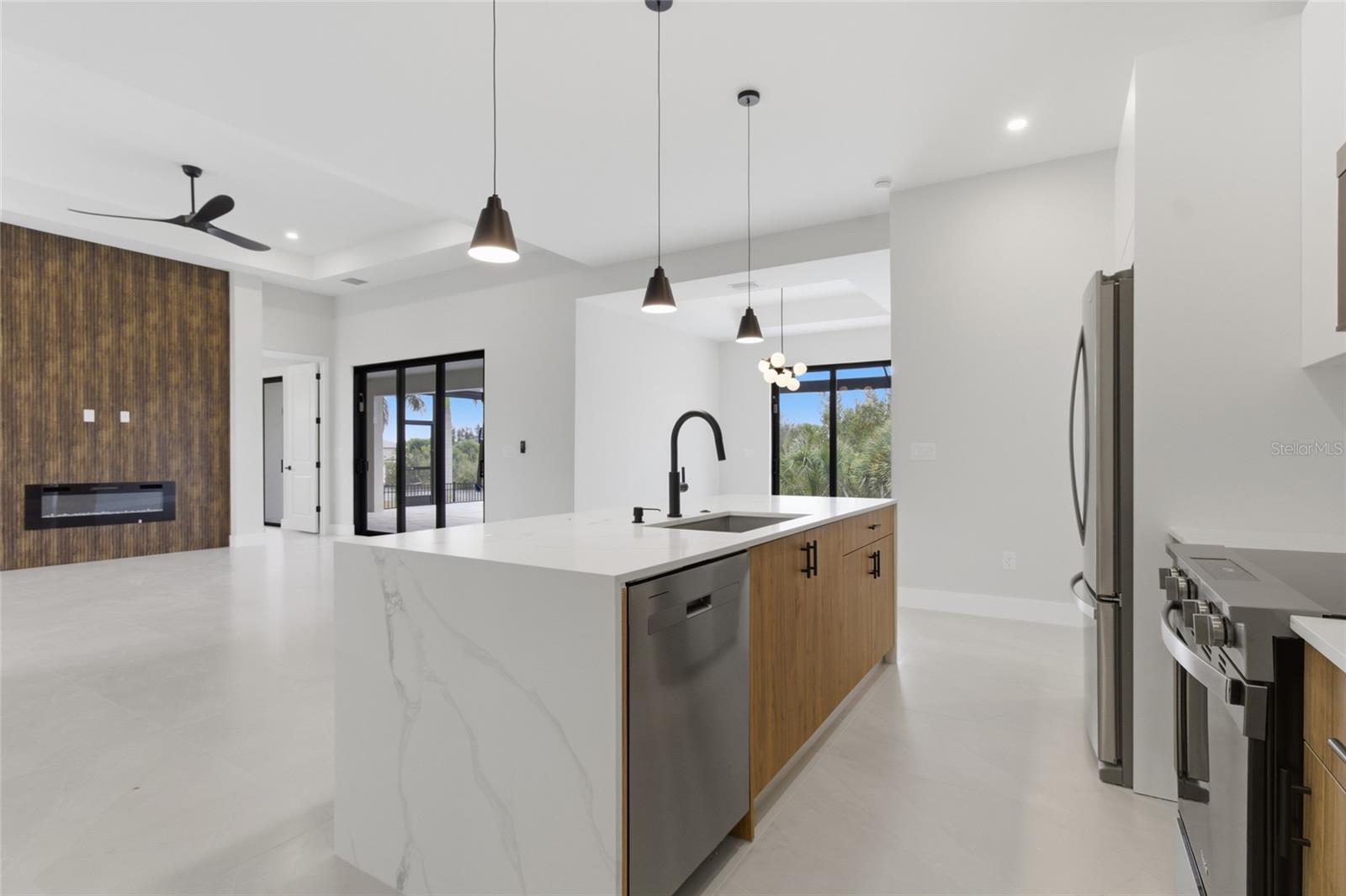 Image 22 of 56 For 9660 President Circle