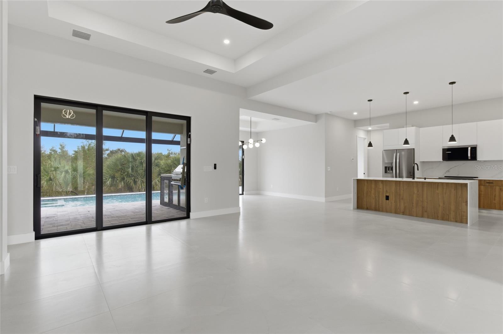 Image 9 of 56 For 9660 President Circle