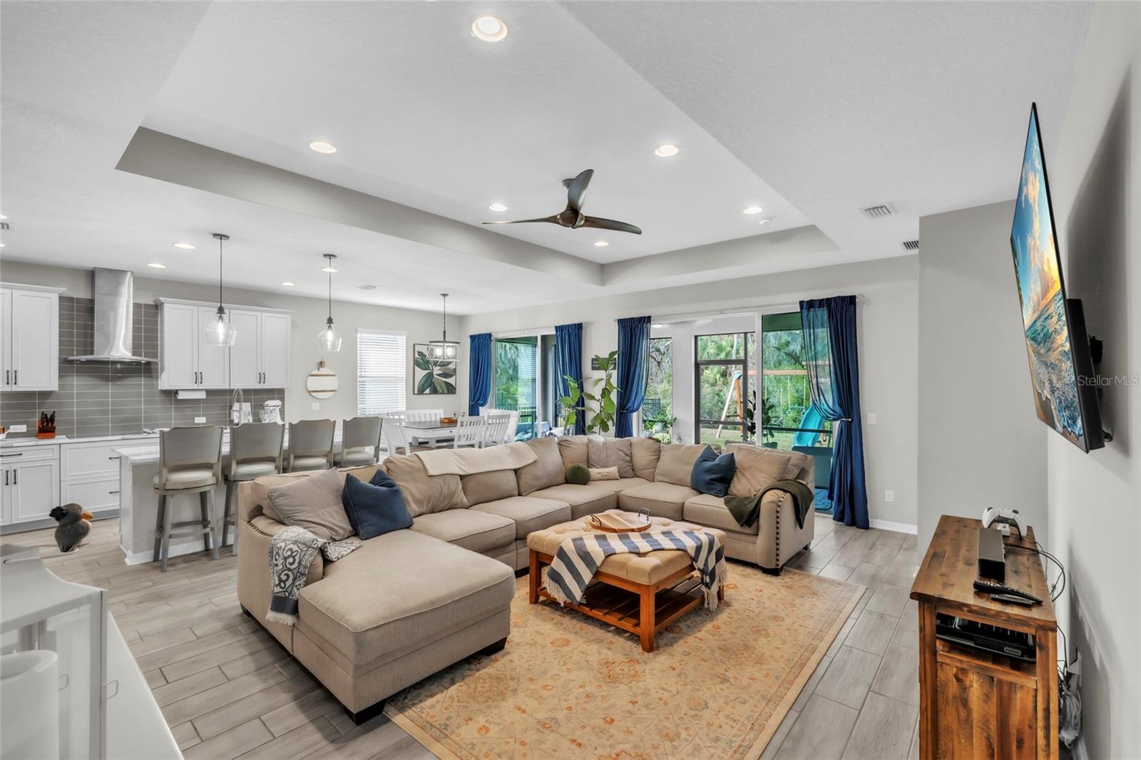 Image 5 of 57 For 14412 20th Street E