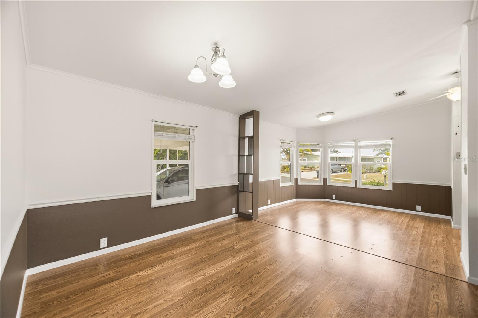 Image 10 of 38 For 8402 Imperial Circle