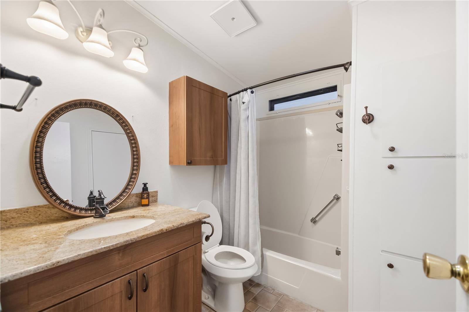 Image 22 of 38 For 8402 Imperial Circle