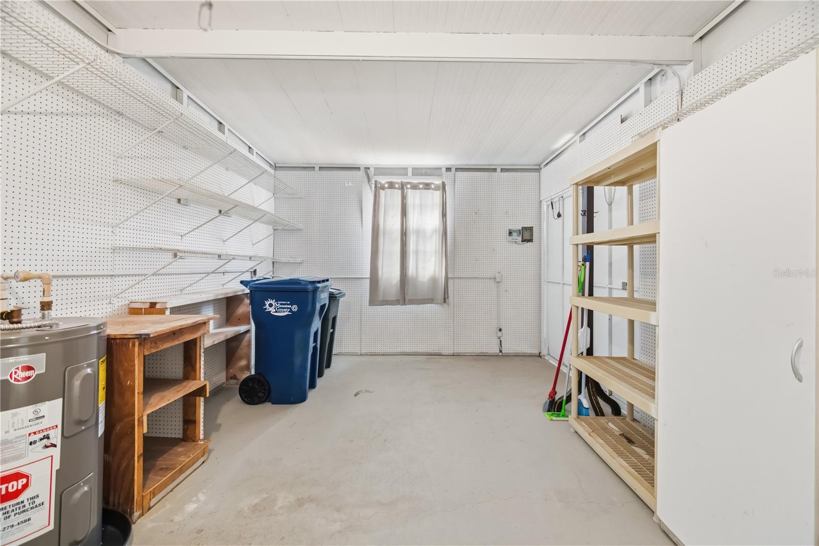 Image 27 of 38 For 8402 Imperial Circle