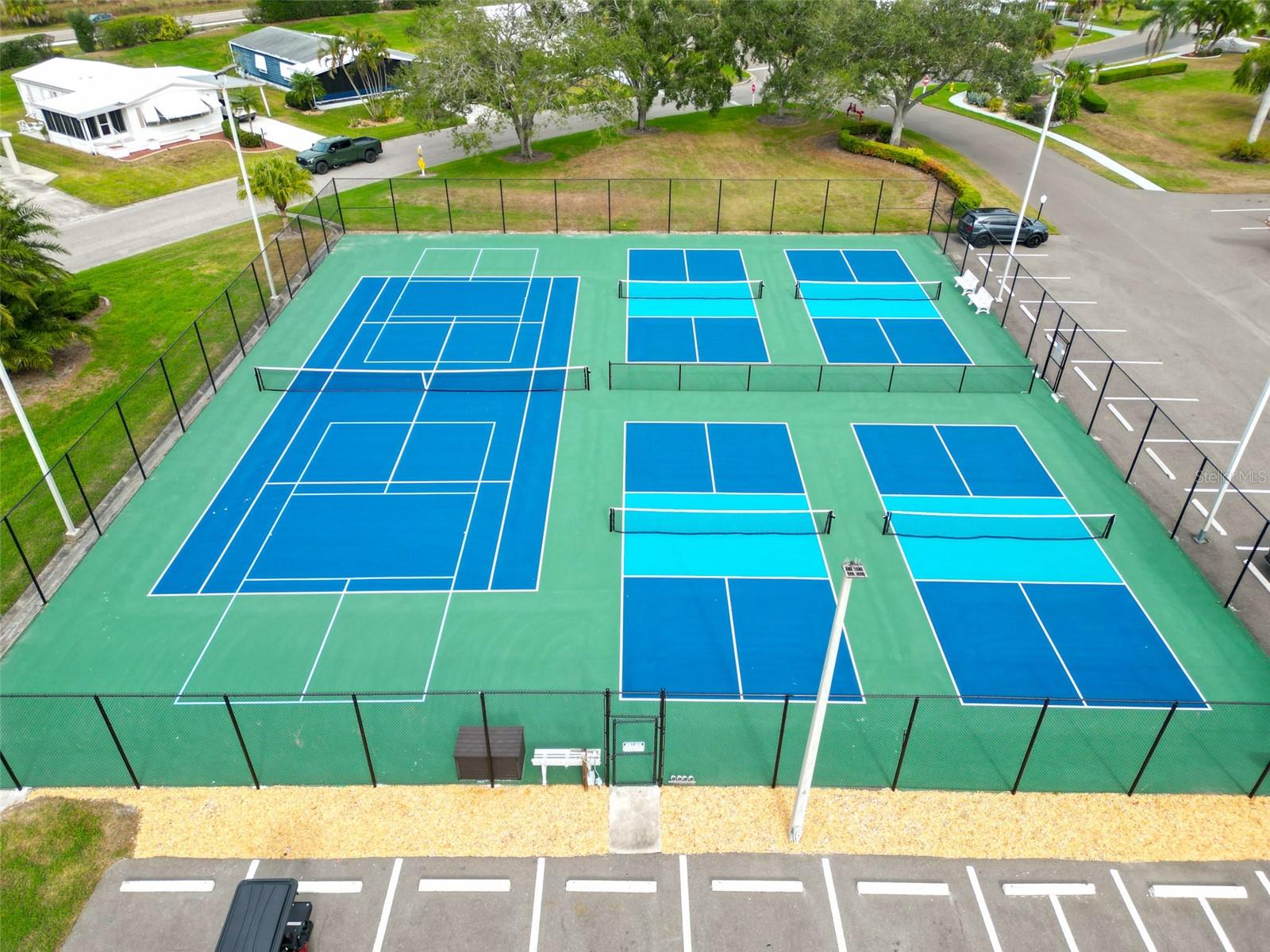 Image 37 of 38 For 8402 Imperial Circle