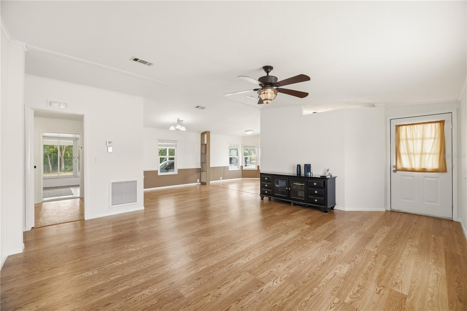 Image 8 of 38 For 8402 Imperial Circle