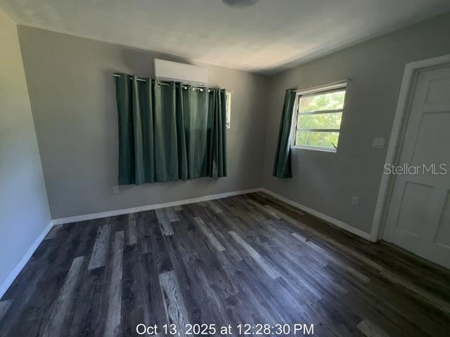 Image 13 of 18 For 1840 Glengary Street