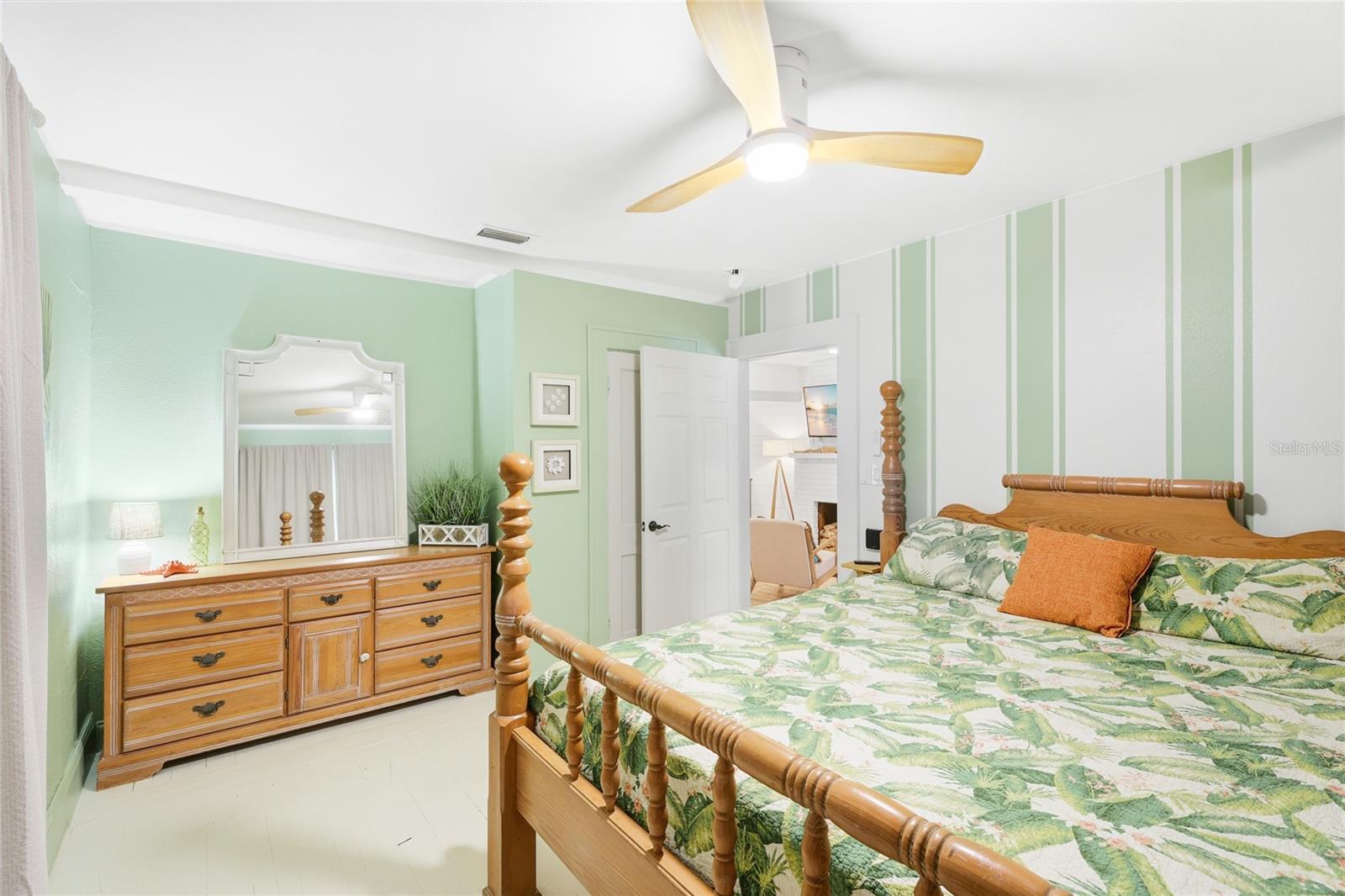 Image 20 of 30 For 1374 20th Street