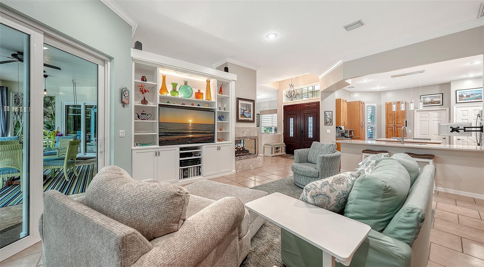 Image 13 of 82 For 7018 Coachlight Street