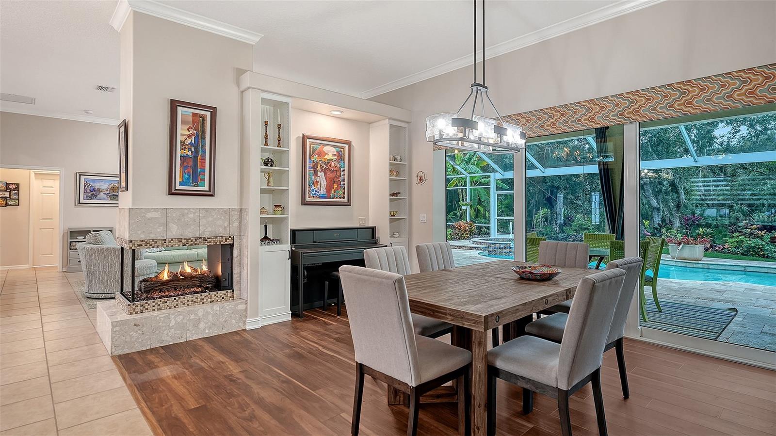 Image 21 of 82 For 7018 Coachlight Street