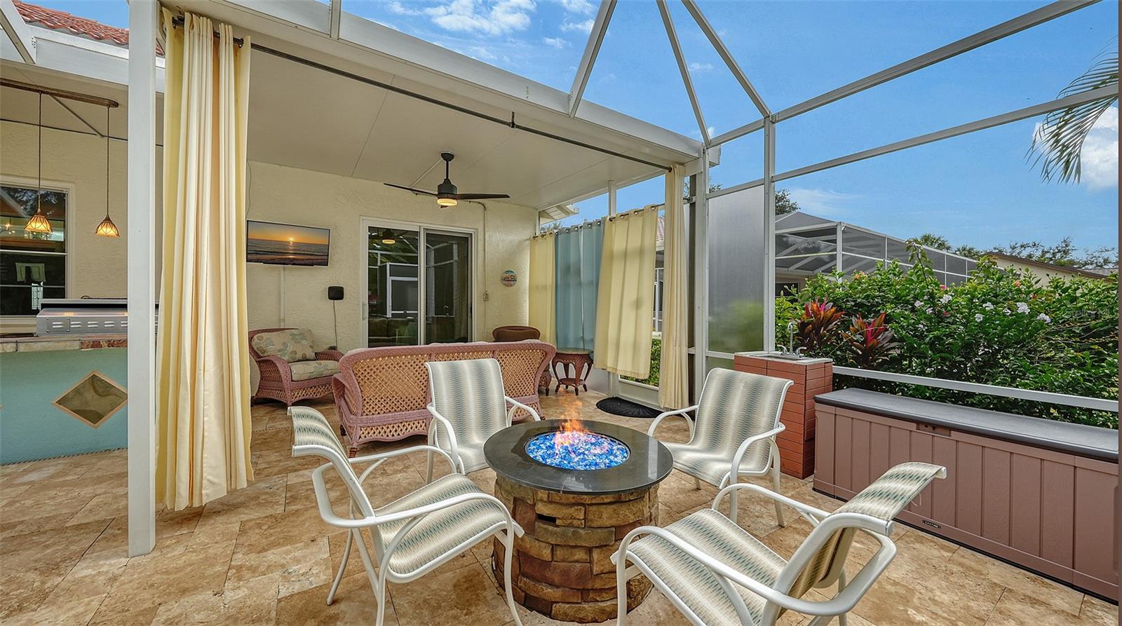 Image 40 of 82 For 7018 Coachlight Street