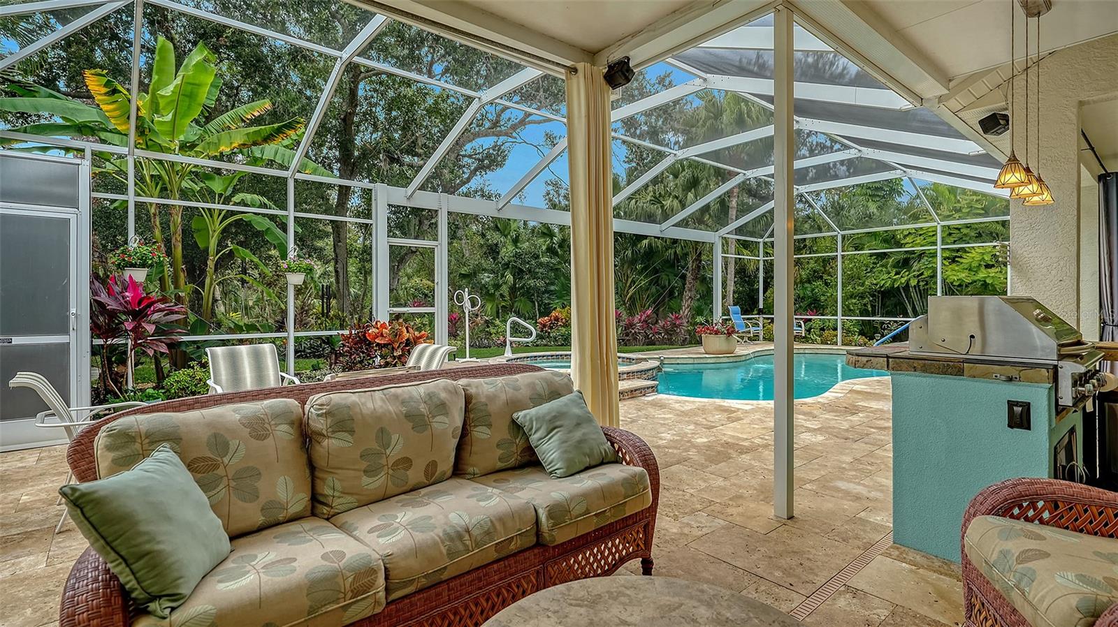 Image 43 of 82 For 7018 Coachlight Street