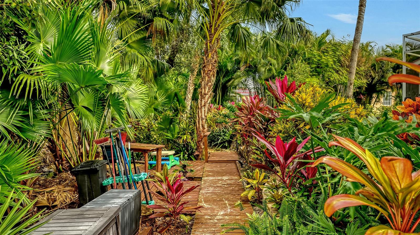 Image 50 of 82 For 7018 Coachlight Street