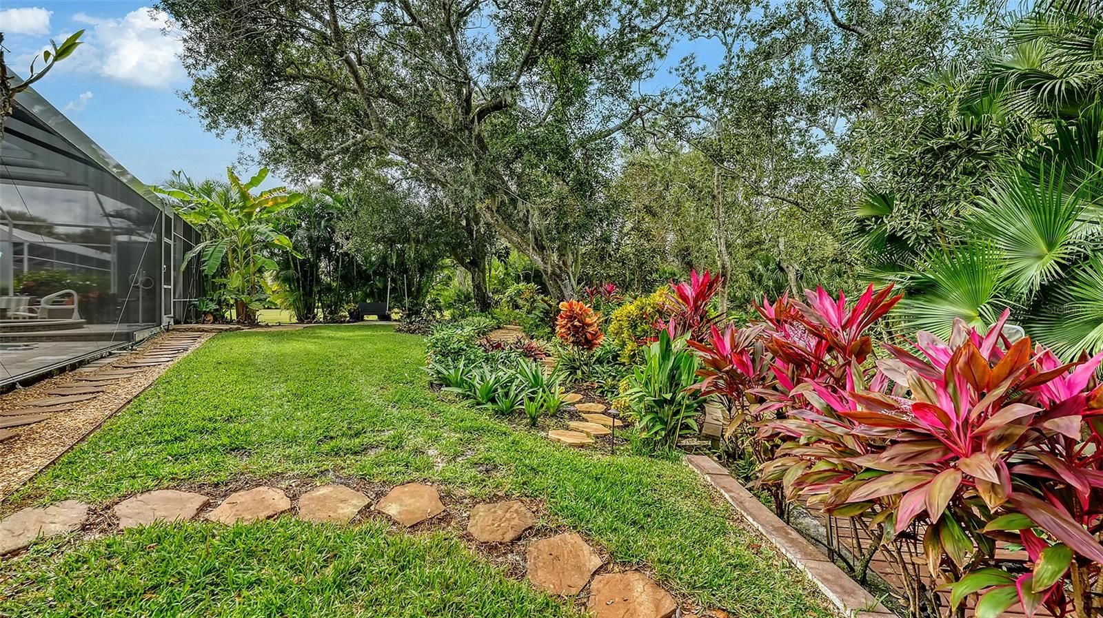 Image 53 of 82 For 7018 Coachlight Street