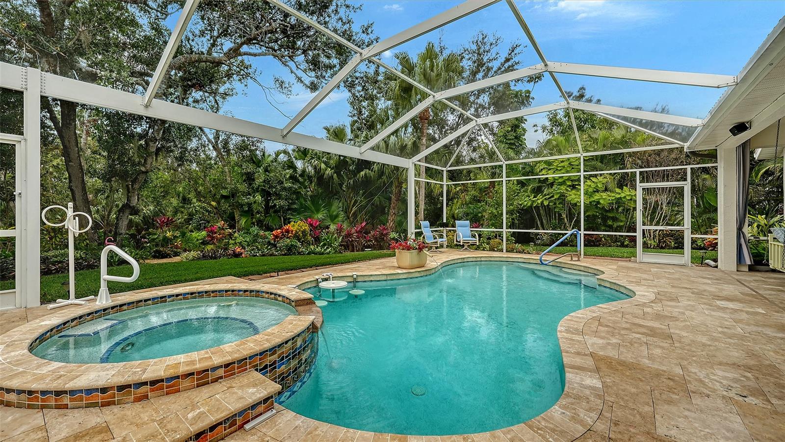 Image 6 of 82 For 7018 Coachlight Street