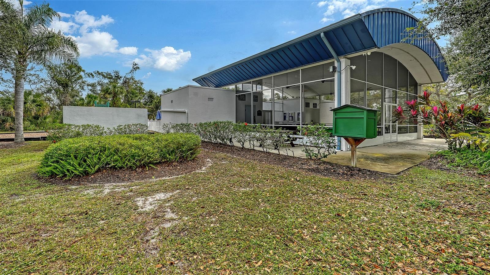 Image 67 of 82 For 7018 Coachlight Street