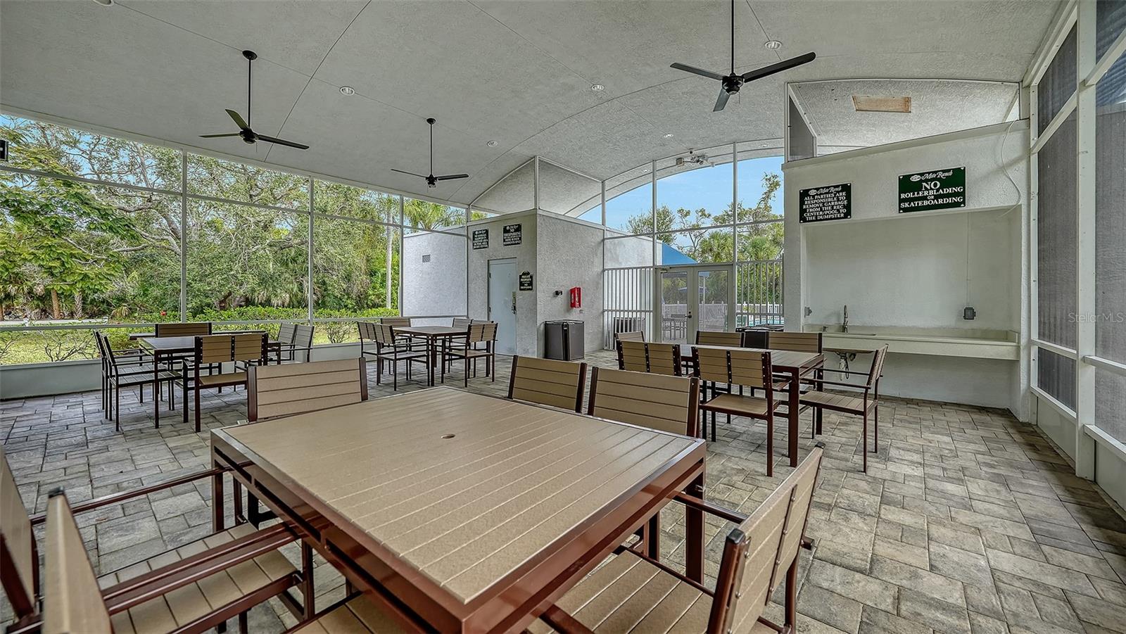 Image 70 of 82 For 7018 Coachlight Street