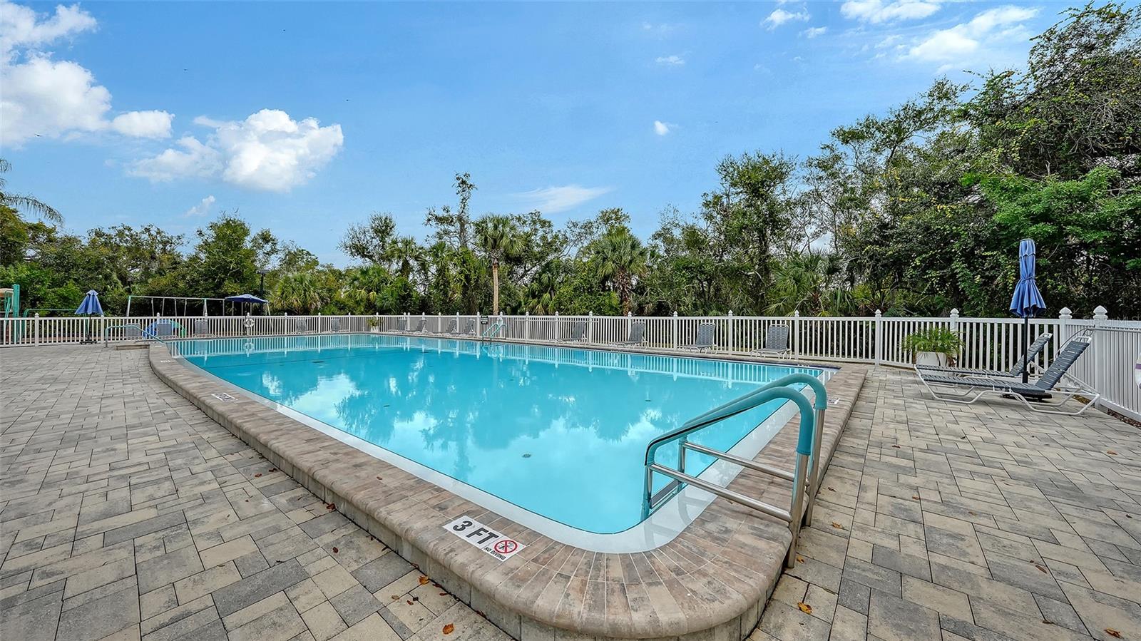 Image 75 of 82 For 7018 Coachlight Street