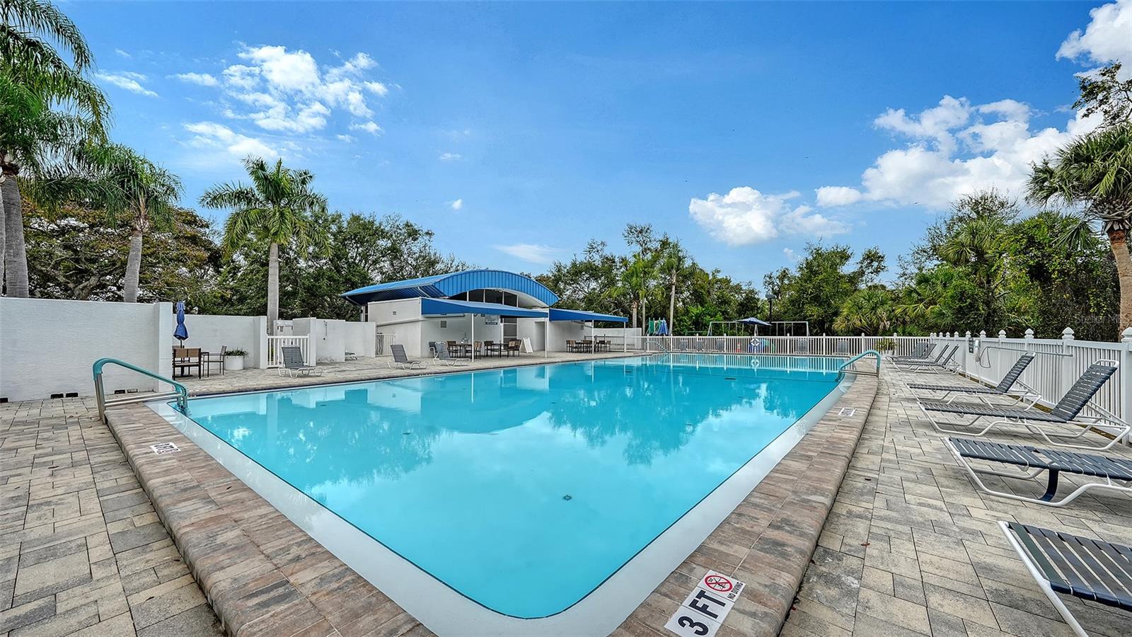 Image 76 of 82 For 7018 Coachlight Street