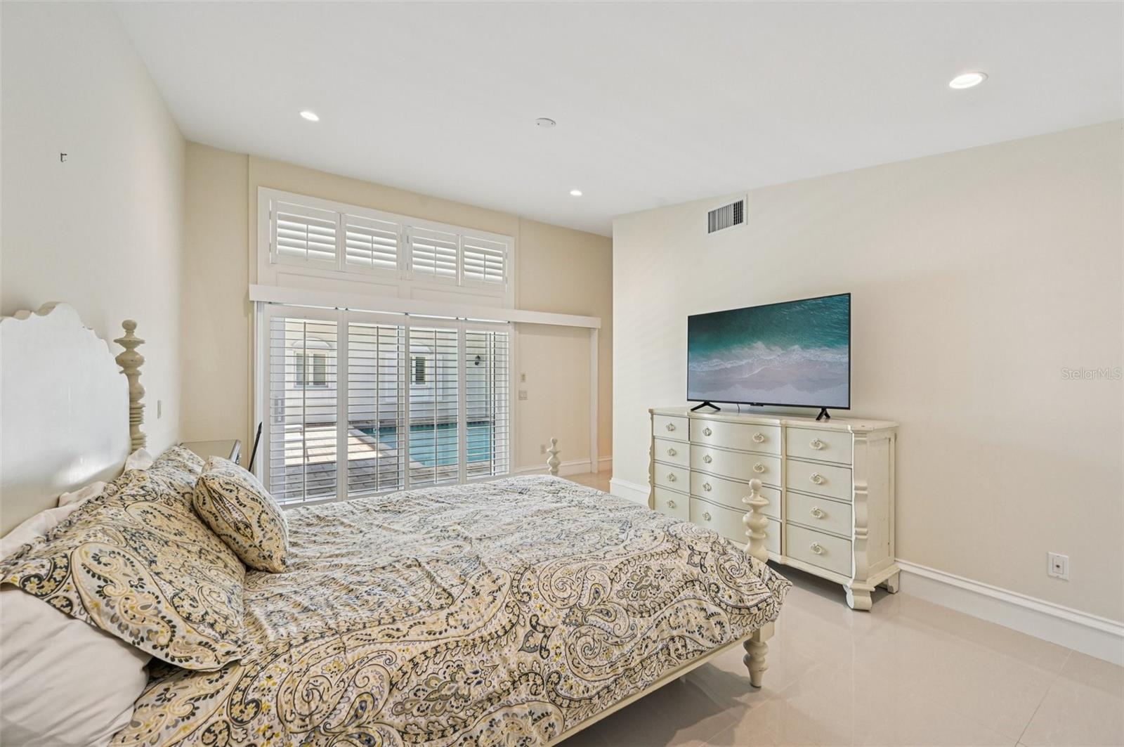 Image 23 of 76 For 1121 Morningside Place