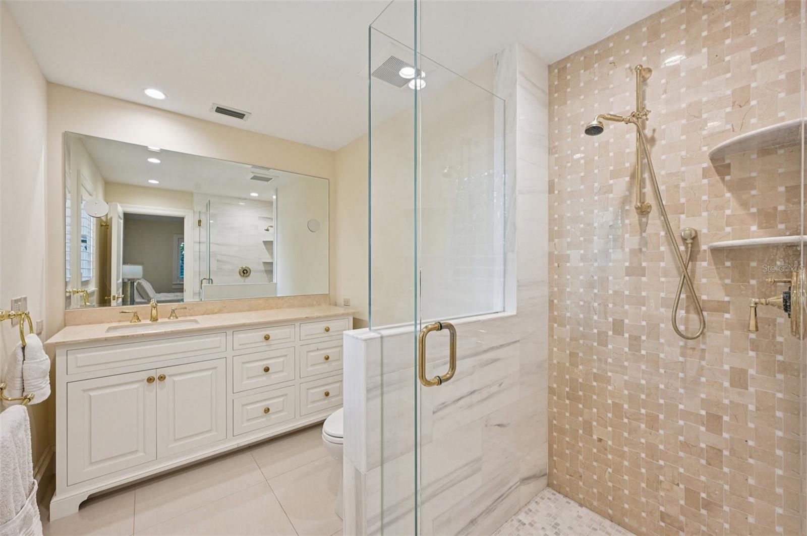 Image 26 of 76 For 1121 Morningside Place