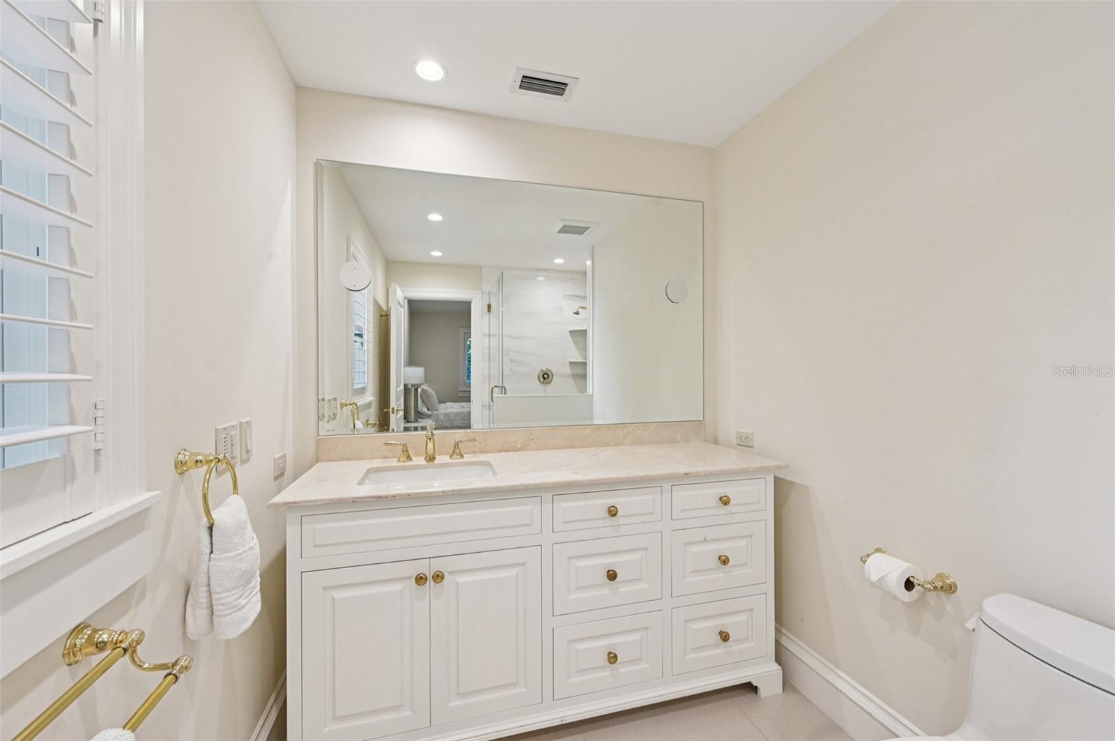 Image 27 of 76 For 1121 Morningside Place